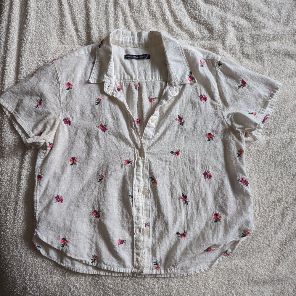 Vintage Abercrombie & Fitch Button Down, floral embroidery size small